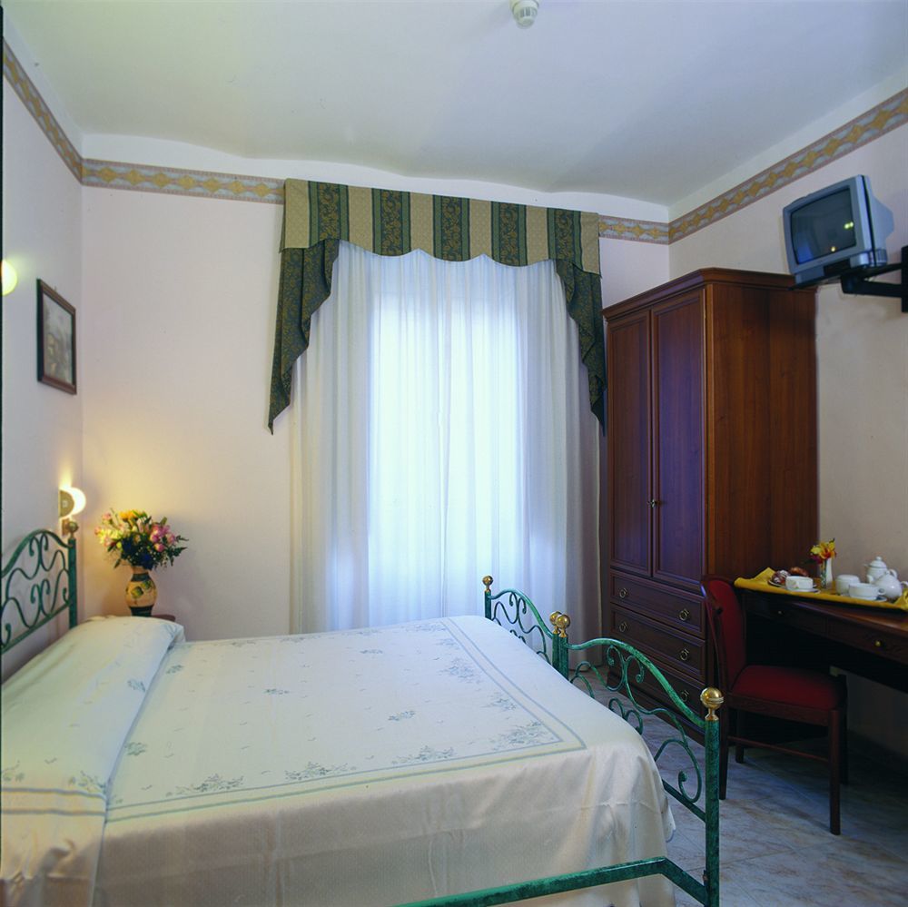 Hotel Oriente Рим Экстерьер фото